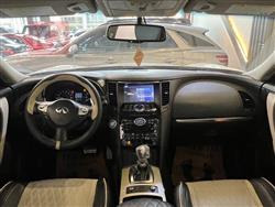 Infiniti Q70